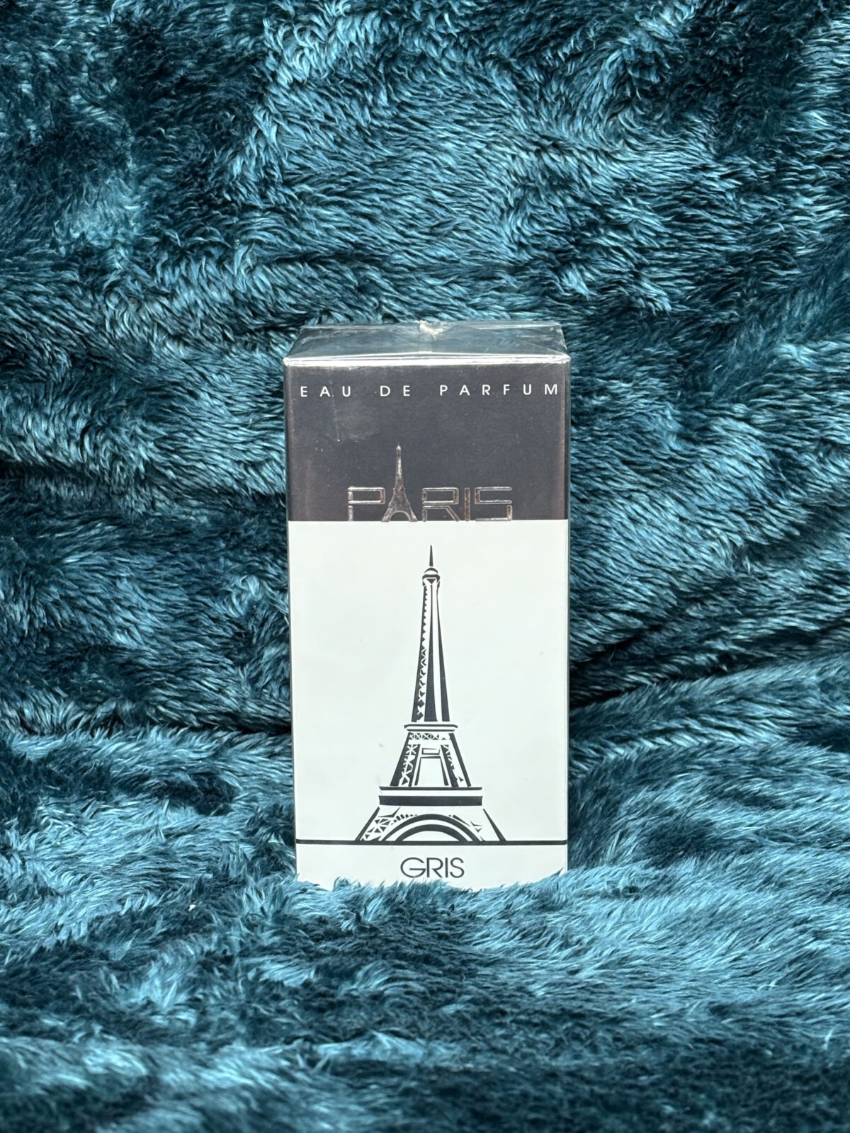 Paris Gris Eau de Parfum – Elegant and Modern Fragrance